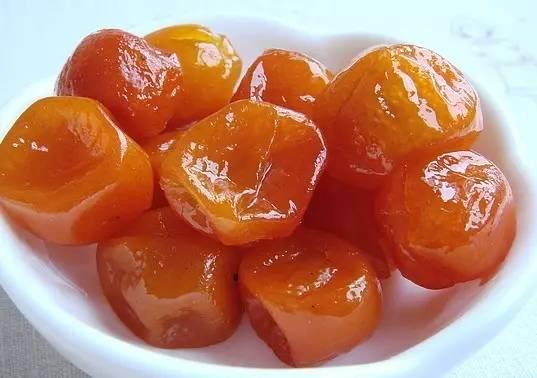 很多女性超愛吃這些食物中食品添加劑超多，醫(yī)生從不讓家屬吃