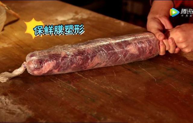 次品牛肉+膠水=合成牛排？新聞曝光“拼接肉”已是全球現(xiàn)象