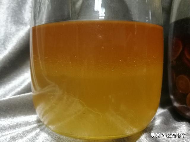夏季釣魚(yú)要加果酸？笑話：你買的餌料和小藥中，其實(shí)沒(méi)有真果酸